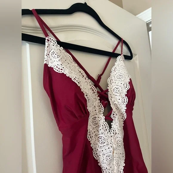 NEW! Cupshe Burgundy With Cream Embroidery detail Swimsuit Women’s M - Picture 7 of 16